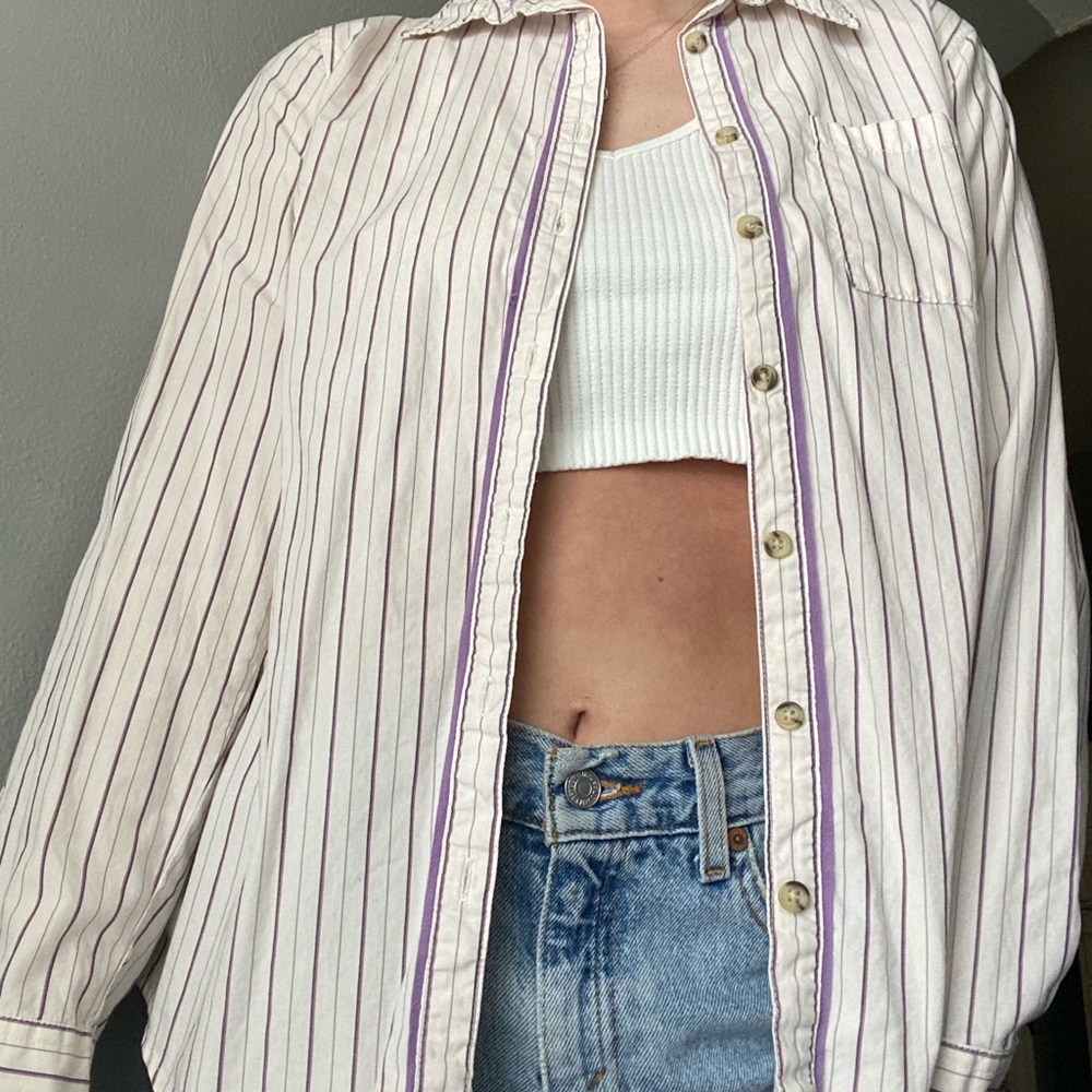 STRIPED WOMEN’S BUTTON DOWN